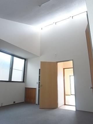 jiyugaoka 5min walk/big room with a small kitchin in a house 個室 の画像
