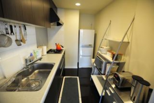 キッチン - room available in shinagawa tower apartment} - ルームシェアルームメイト