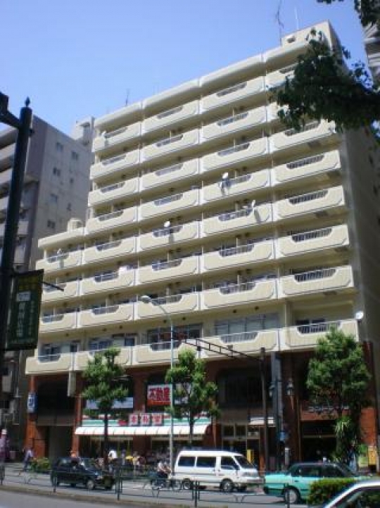 建物 - 新宿駅近く、中国人学生限定のシェアハウス} - ルームシェアルームメイト
