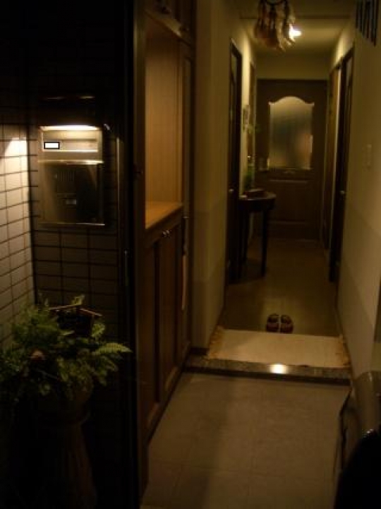 玄関 - jr福山駅徒歩7分の3ldkマンション+駐車場付} - ルームシェアルームメイト