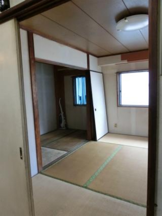 個室 - 初台(新宿の隣駅)のマンションを貸します。シェアではありません} - ルームシェアルームメイト