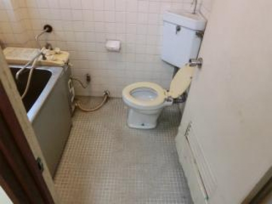 トイレ - 初台(新宿の隣駅)のマンションを貸します。シェアではありません} - ルームシェアルームメイト