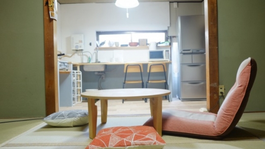 リビング - 【京都】30人の若者がおうち6軒をシェアするシェアハウス@伏見} - ルームシェアルームメイト