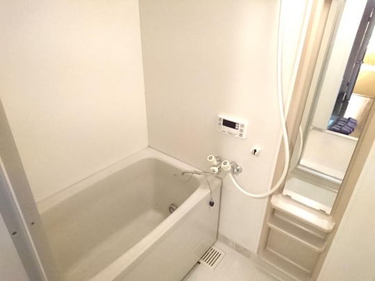風呂 - 3DKマンションの個室} - ルームシェアルームメイト
