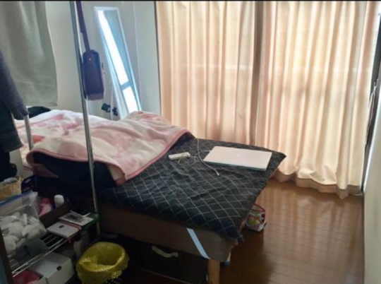 個室 - 中目黒/恵比寿  家具付き ¥52,000} - ルームシェアルームメイト