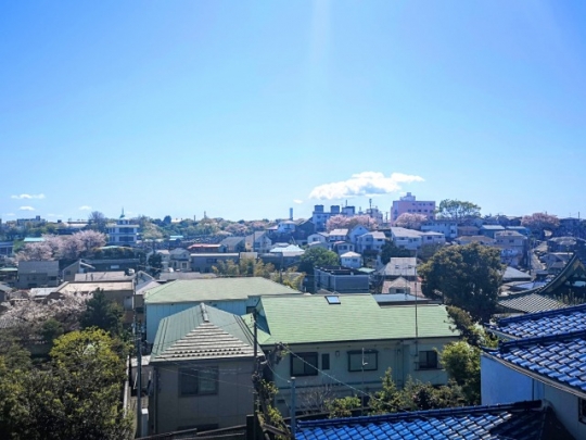 眺望 - 石川町・関内エリア　安く長く住んで頂きたい、明るく広いシェアハウス} - ルームシェアルームメイト