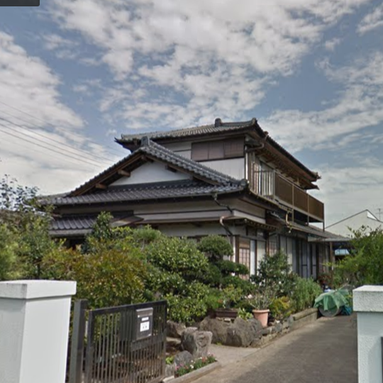 千葉県茂原市中の島町　猫4匹付き、水道光熱費ネット付き！。7LDKSの木造住宅です。2階の3部屋（6畳+6畳+10畳） 建物 の画像