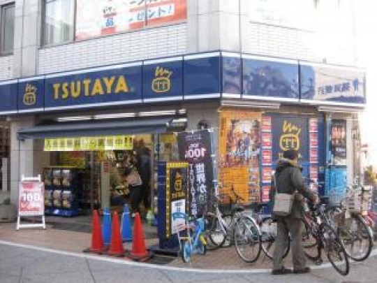 人気商店街、TSUTAYAも31もある - 東横線の元住吉駅徒歩8分 -広々30平米のシェア(3.6万円)} - ルームシェアルームメイト