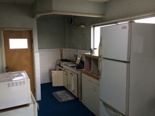 キッチン - 京女大生専用の下宿をしていました・・・} - ルームシェアルームメイト