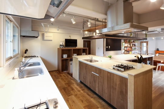 キッチン - 東海最大級、コワーキングスペース付きコリビング型シェアハウス★THE CRIE HIGASHIYAMA} - ルームシェアルームメイト