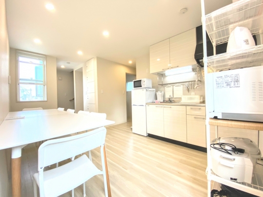 キッチン - ☆2021年2月完成女性専用新築シェアハウス☆} - ルームシェアルームメイト
