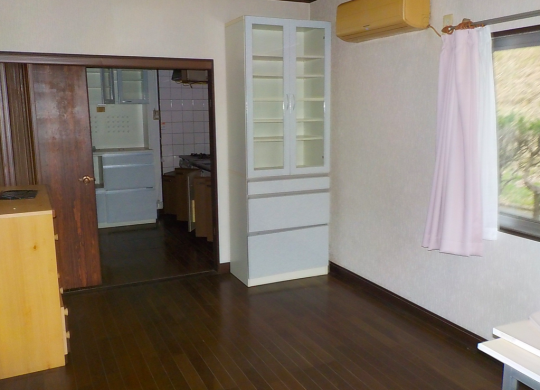 キッチン - 福知山市の古民家改修が好きな人向けのシェアハウス（家賃無料！）} - ルームシェアルームメイト